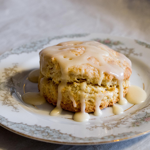 Vanilla scones with Vanilla icing